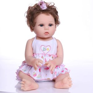 Ce bébé reborn fille en silicone fait 48 cm.